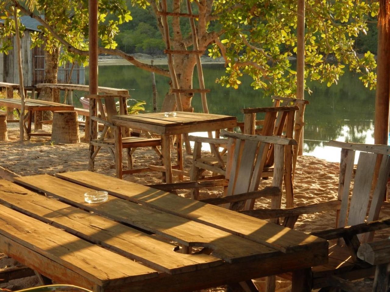 Sandbank Restaurant & Camping Koh Rong Kaoh Touch Exterior photo