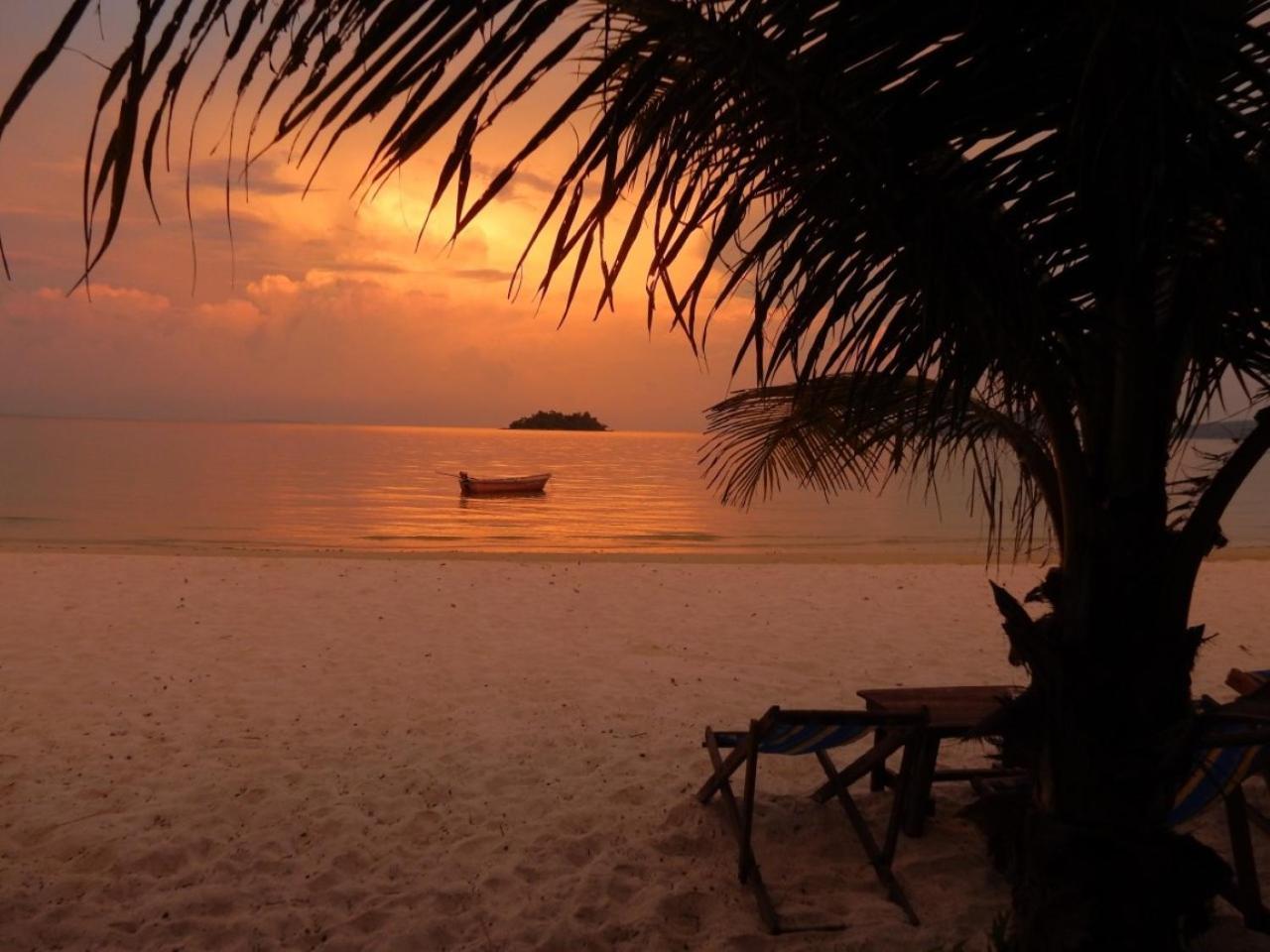 Sandbank Restaurant & Camping Koh Rong Kaoh Touch Exterior photo