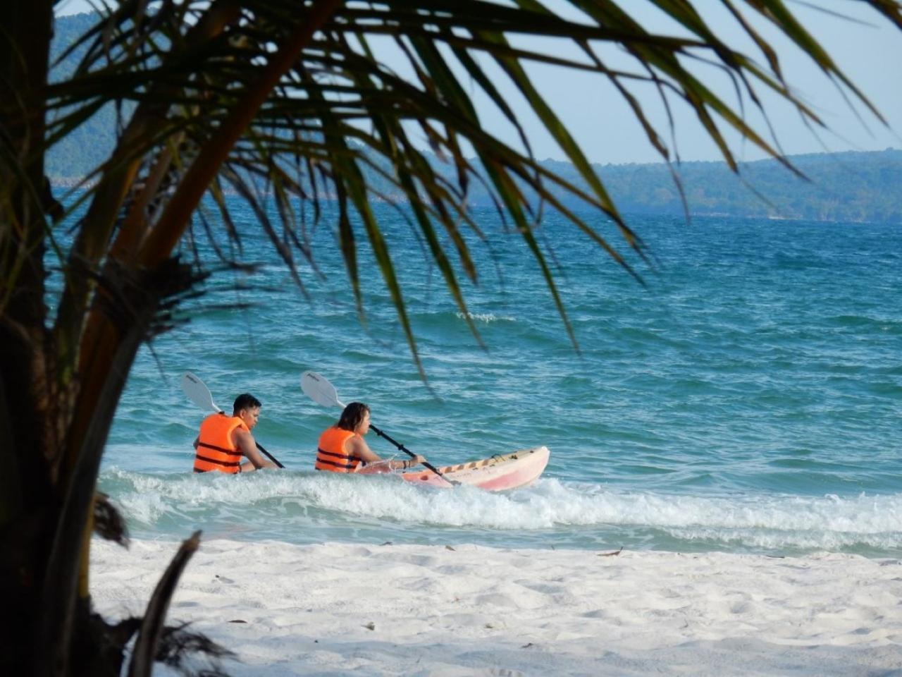 Sandbank Restaurant & Camping Koh Rong Kaoh Touch Exterior photo
