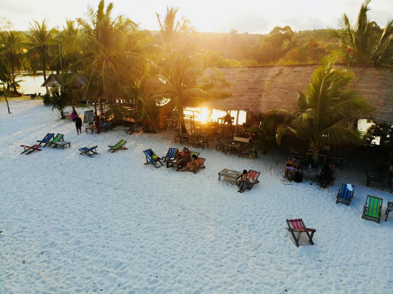 Sandbank Restaurant & Camping Koh Rong Kaoh Touch Exterior photo