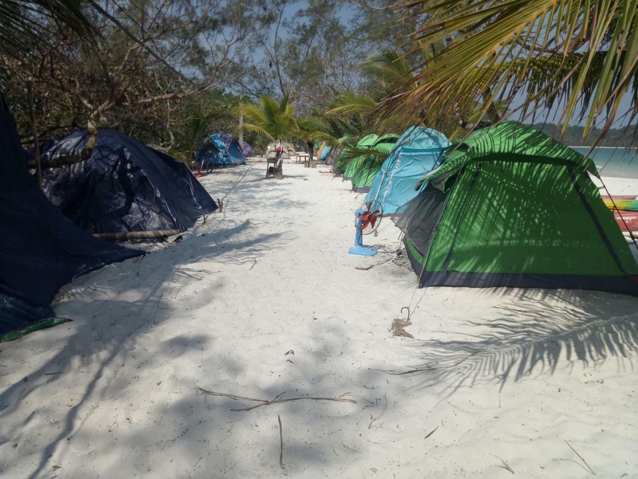 Sandbank Restaurant & Camping Koh Rong Kaoh Touch Exterior photo