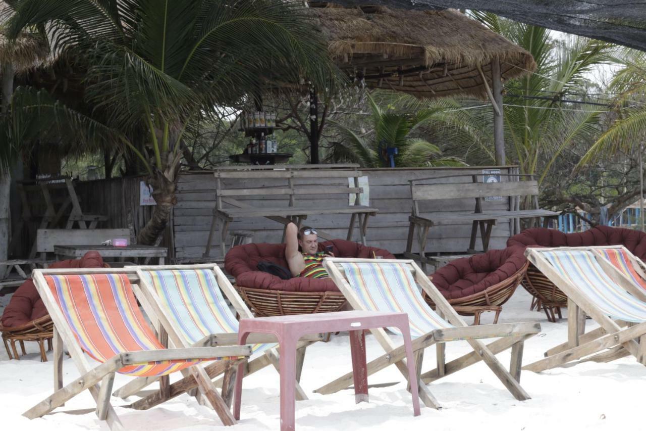 Sandbank Restaurant & Camping Koh Rong Kaoh Touch Exterior photo